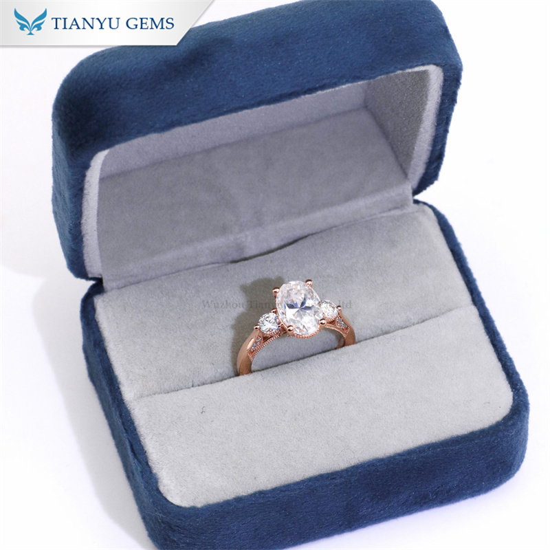 Tianyu Gems Three-stone Moissanite Diamond Engagement Ring 18k Rose Gold Ring For Woman 7