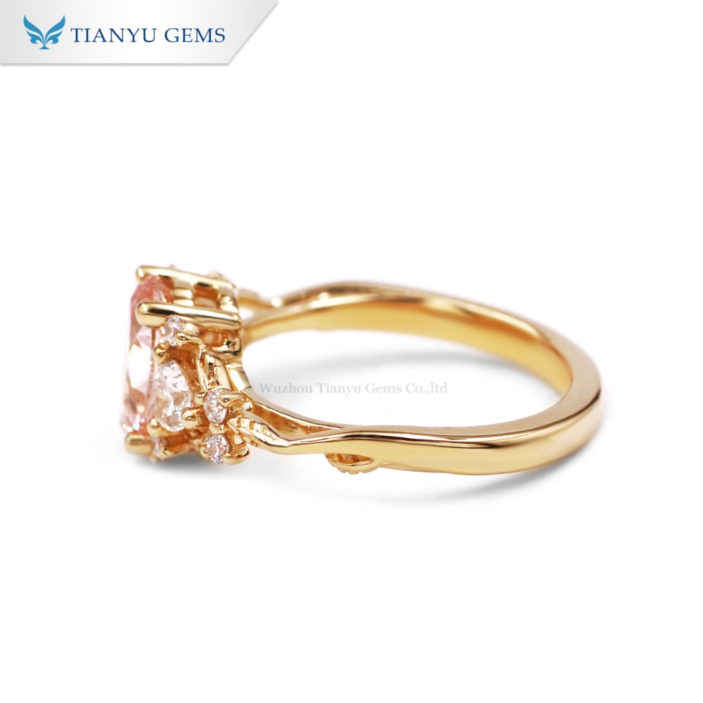 Anillo de compromiso Tianyu Gems de oro amarillo de 18k con diamante rosa cultivado en laboratorio en forma de pera para mujer. 6