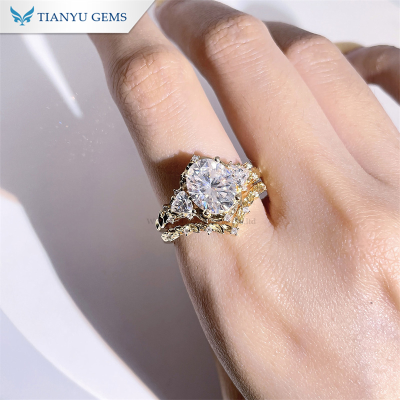 Tianyu Gems Oval Trillion Moissanite Diamond Wedding Ring Set 18k Yellow Gold Engagement Ring Set 4