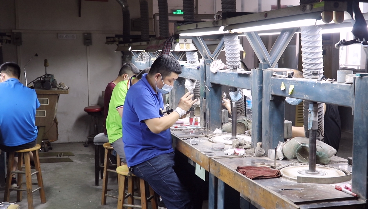 Tianyu gems green radiant loose gemstones coloured moissanite 6