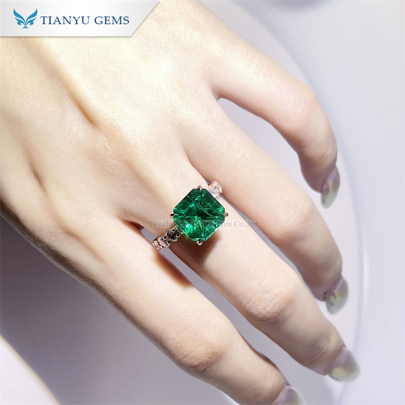18K Gold Lab Grown Asscher Cut Emerald Ring 4