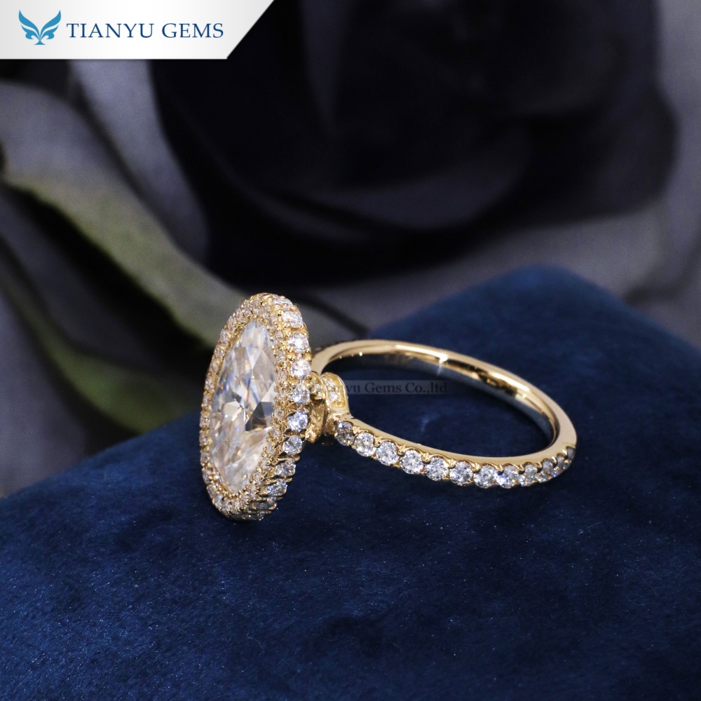 Pierścionek zaręczynowy Tianyu Gems Oval Cut Halo z 14-karatowego żółtego złota z diamentem Moissanite 3