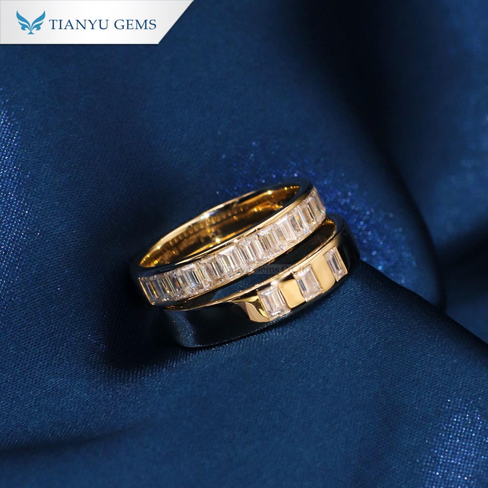 Set ng Singsing Pangkasal na Ginto na may Halong 14k Emerald Cut na Moissanite Diamond Ring Set 3