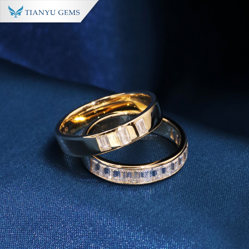 Set ng Singsing Pangkasal na Ginto na may Halong 14k Emerald Cut na Moissanite Diamond Ring Set 2