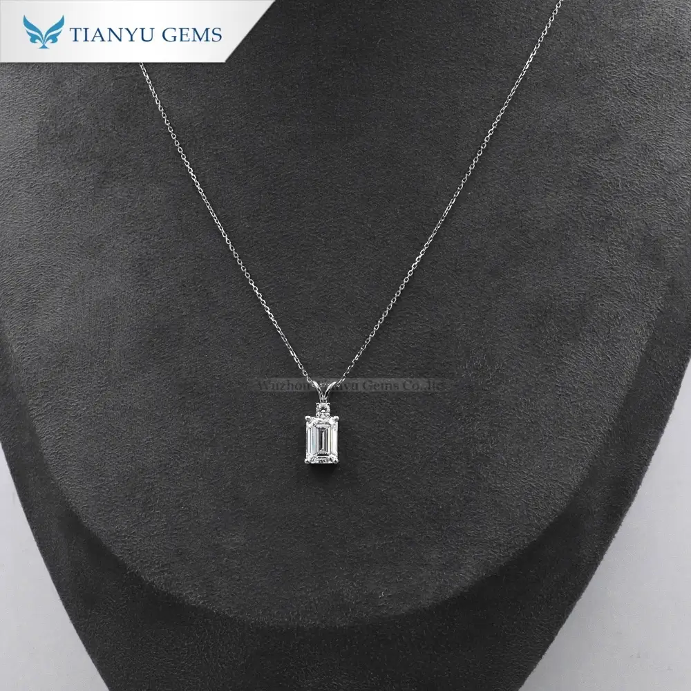 Tianyu Gems エメラルド カット ラボ ダイヤモンド ネックレス Pt950