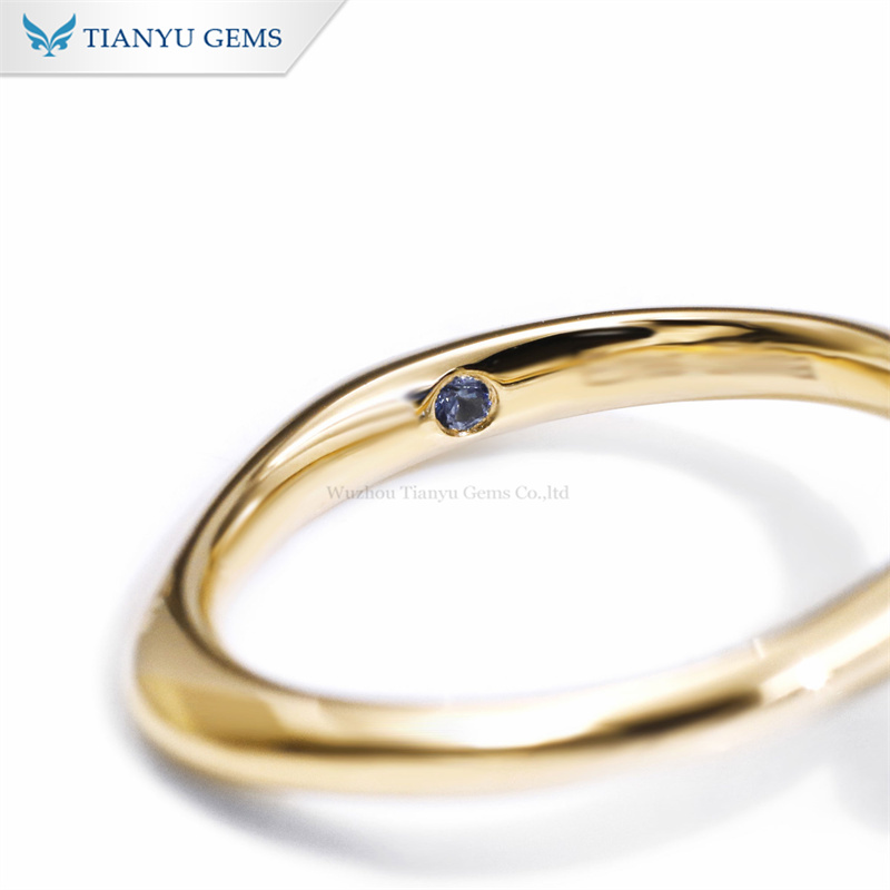 حلقه نامزدی طلای تیانیو جمز، حلقه ازدواج مویزنیت تک نگین 6