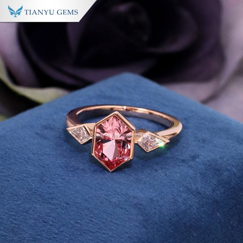 Tianyu Gems Hexagon  Rose Gold Ring 14k Customized Three-stone Pink Sapphire Engagement Ring 2