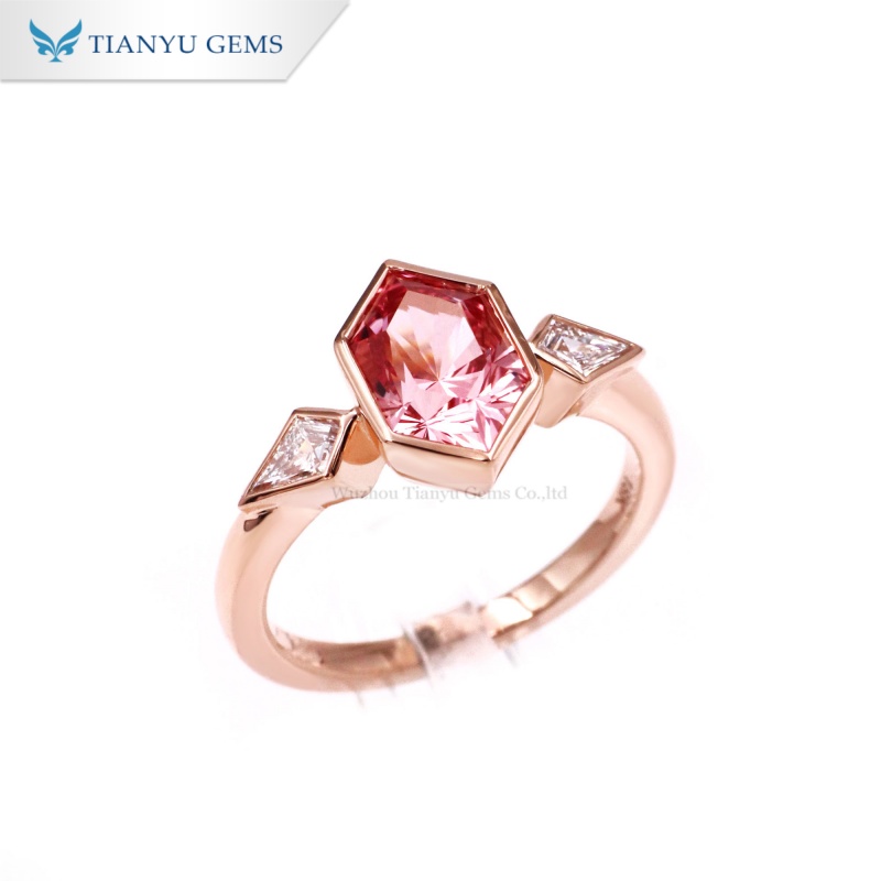 Tianyu Gems Hexagon  Rose Gold Ring 14k Customized Three-stone Pink Sapphire Engagement Ring 3