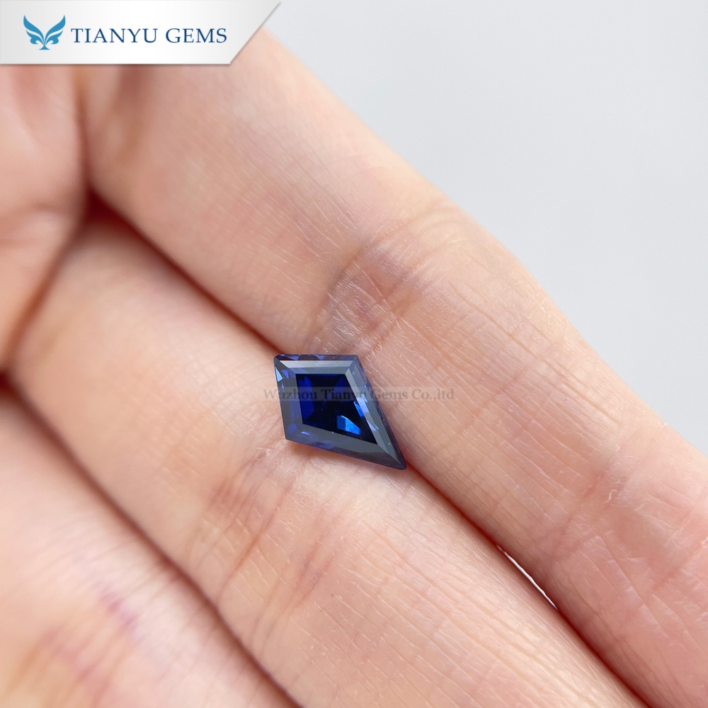 ياقوت أزرق مصنّع في المختبر بقصة كايت 8