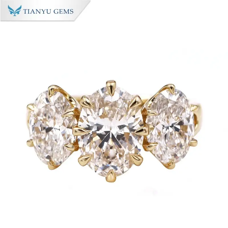 Anillo de tres piedras Tianyu Gems con diamante cultivado en laboratorio de talla ovalada. 1