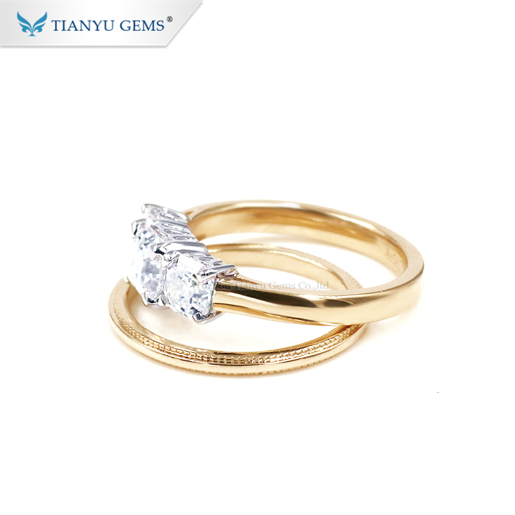 Tianyu gems yellow gold material moon shape moissanite special design couple rings 12