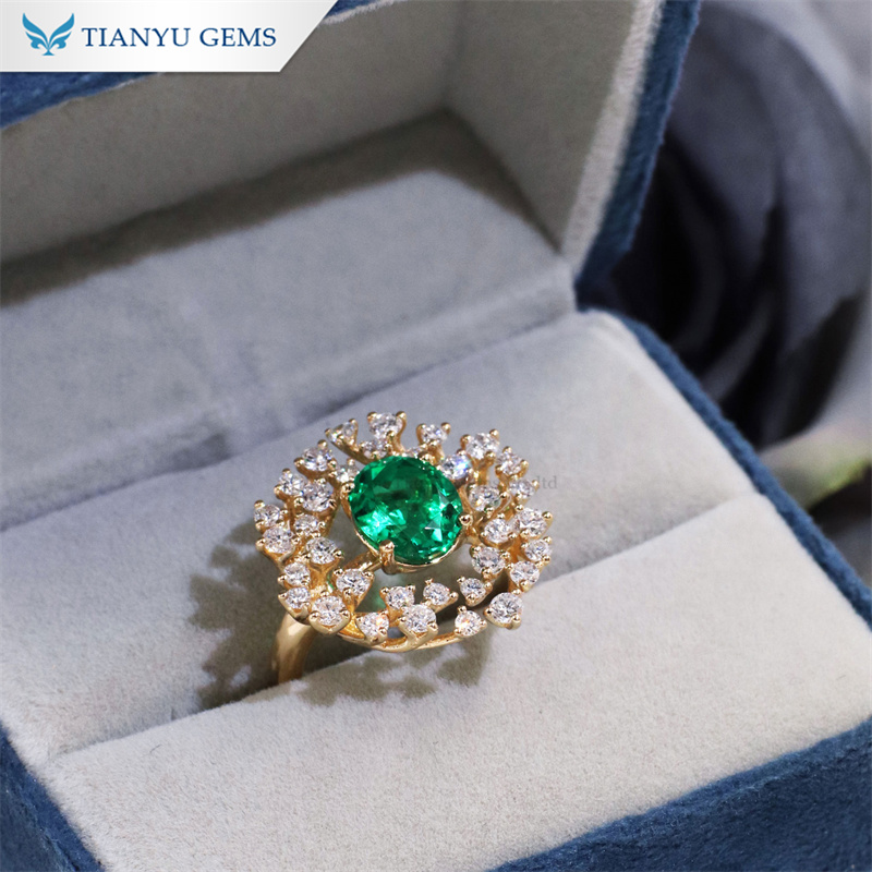 Emerald Wreath Ring with Lab Diamonds - Vintage Luxury 7