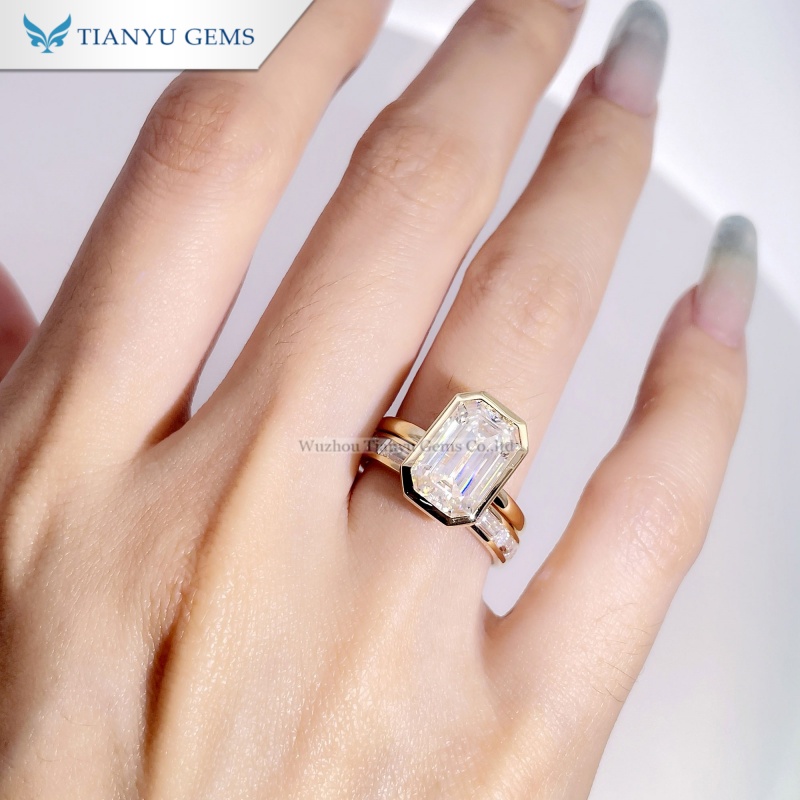 Tianyu Gems Emerald Cut Moissanite Diamond Ring Set 18k Yellow Gold Wedding Ring 4