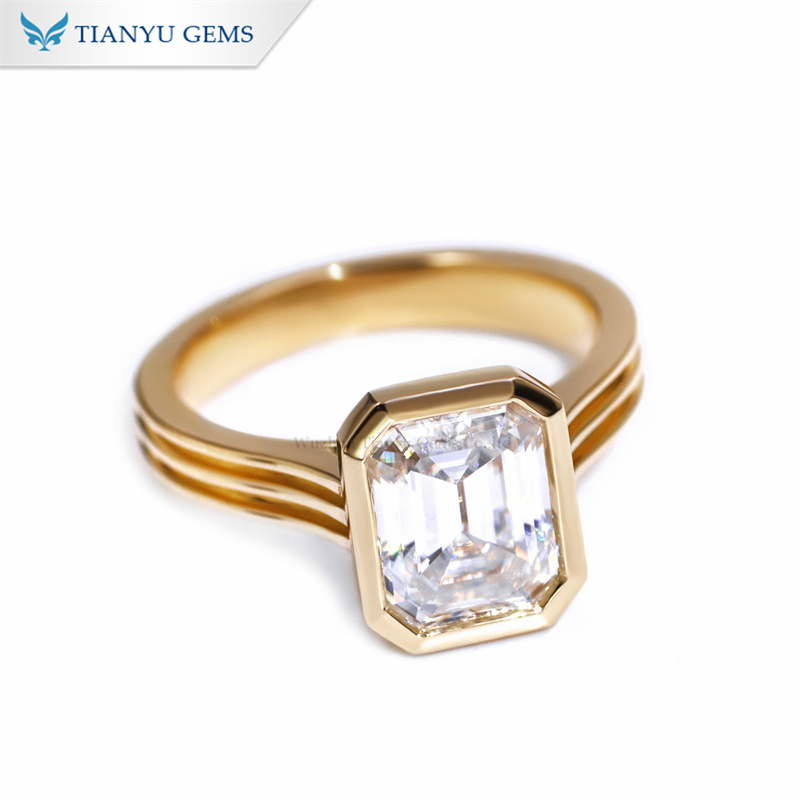 톈위 젬스 에메랄드 컷 솔리테어 옐로우 골드 약혼 반지 6