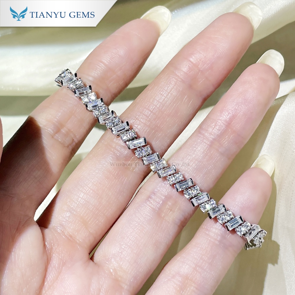 Pulseras na Moissanite na may Parihabang Diyamante na may 14k Puting Ginto na may Pahalang na Gintong Tianyu Gems para sa Kababaihan 3