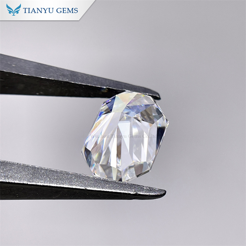 Customized Tianyu Gems Long Octagon Crushed Ice Cut DEF White Moissanite manufacturers From China 9