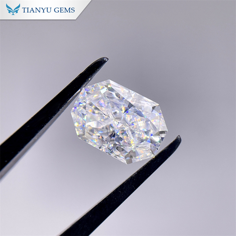 Customized Tianyu Gems Long Octagon Crushed Ice Cut DEF White Moissanite manufacturers From China 8