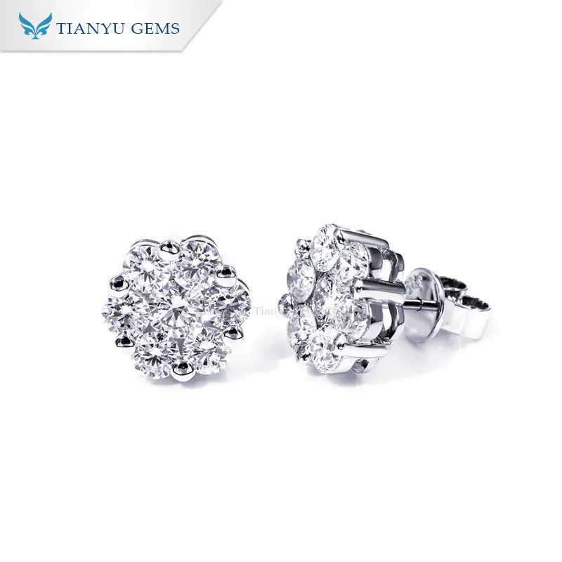 Lab Diamond Stud Earrings in White Gold Flower Shape 3