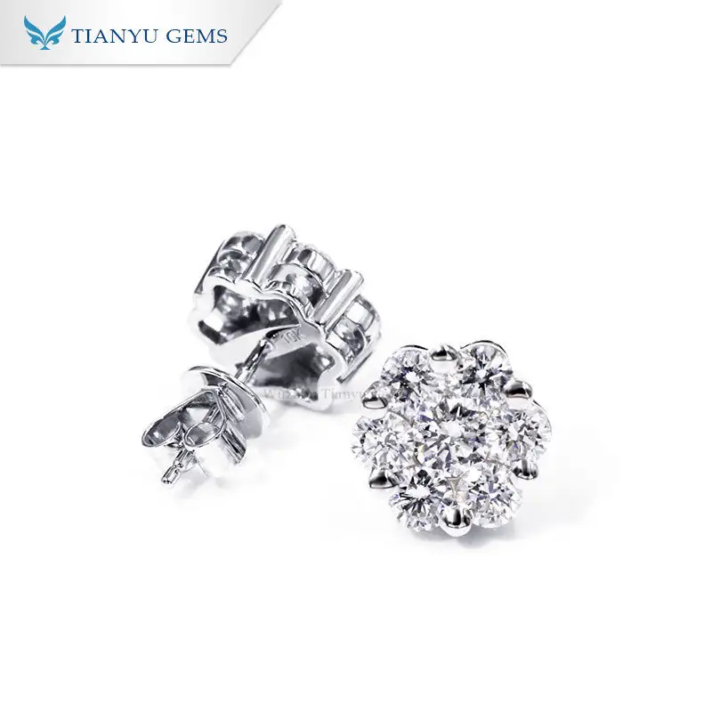Lab Diamond Stud Earrings in White Gold Flower Shape 4
