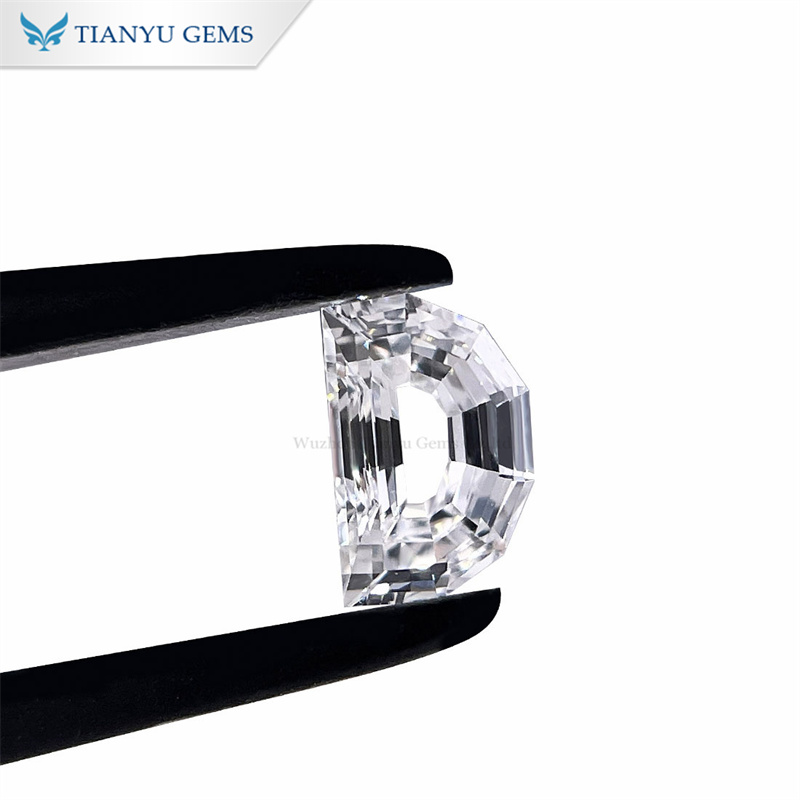  alahas na diyamante na gawa sa laboratoryo