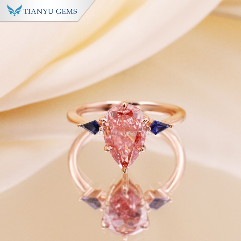 Tianyu Gems  Pear Cut Pink Lab Diamond  Ring  Kite Royal Blue Sapphire 18k Rose Gold Three-stone Ring 2