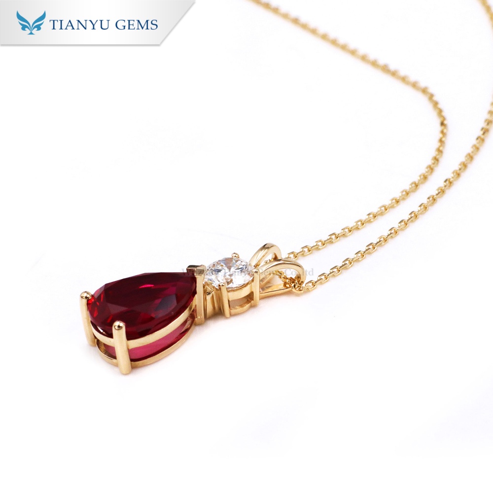 Collar de Tianyu Gems con rubí talla pera y diamante cultivado en laboratorio, en oro amarillo de 14k. 6