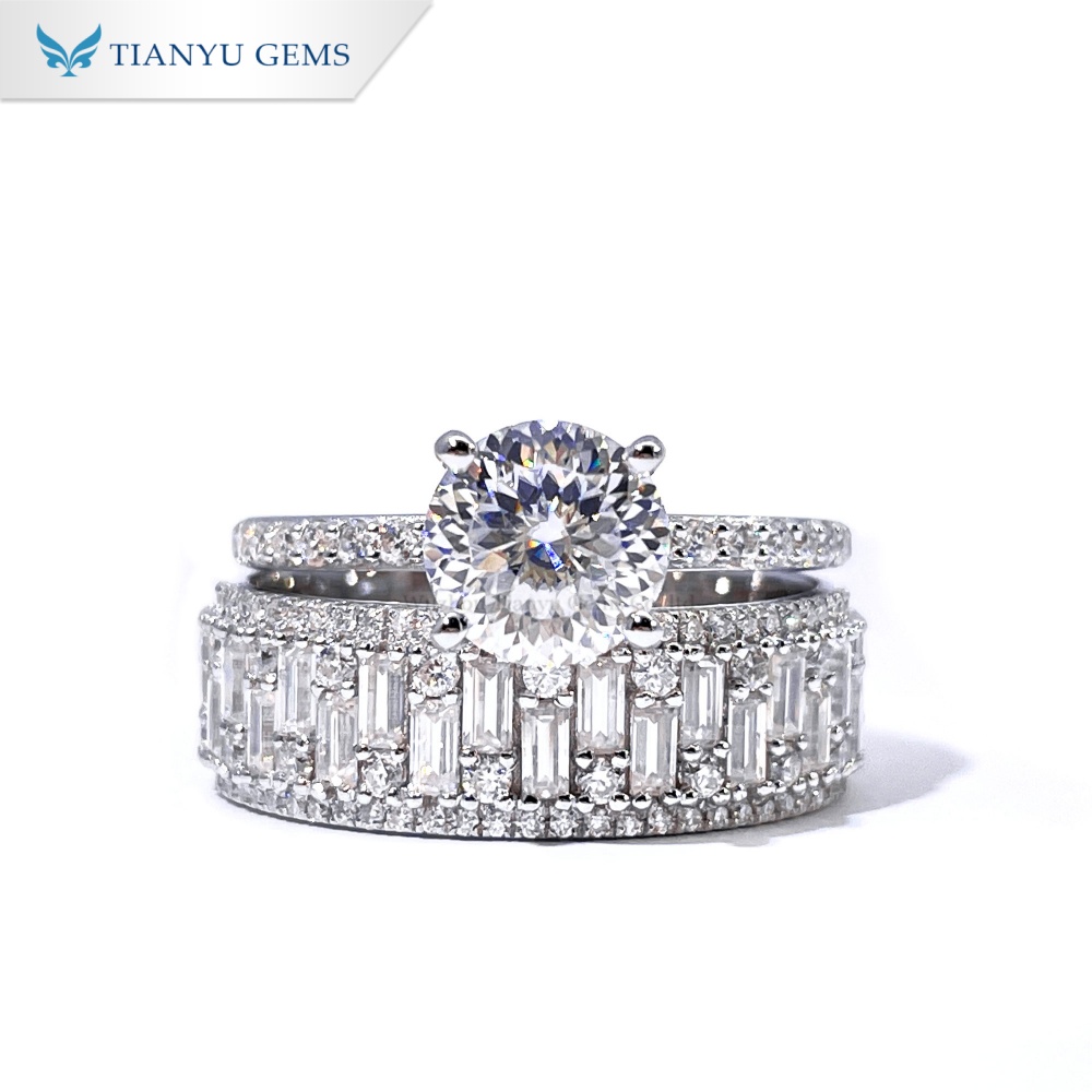 Conjunto de anillos de boda de oro Tianyu Gems de 14k con moissanita talla portuguesa y diamantes. 2