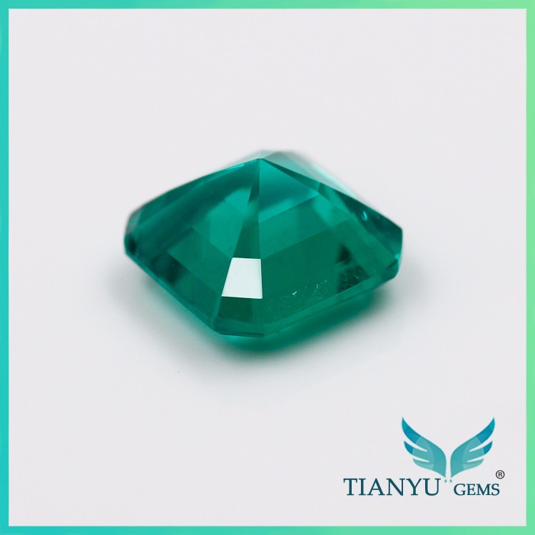 Tianyu gems - Wholesale artificial gemstone green color 8*8 mm emerald cut synthetic emerald 12