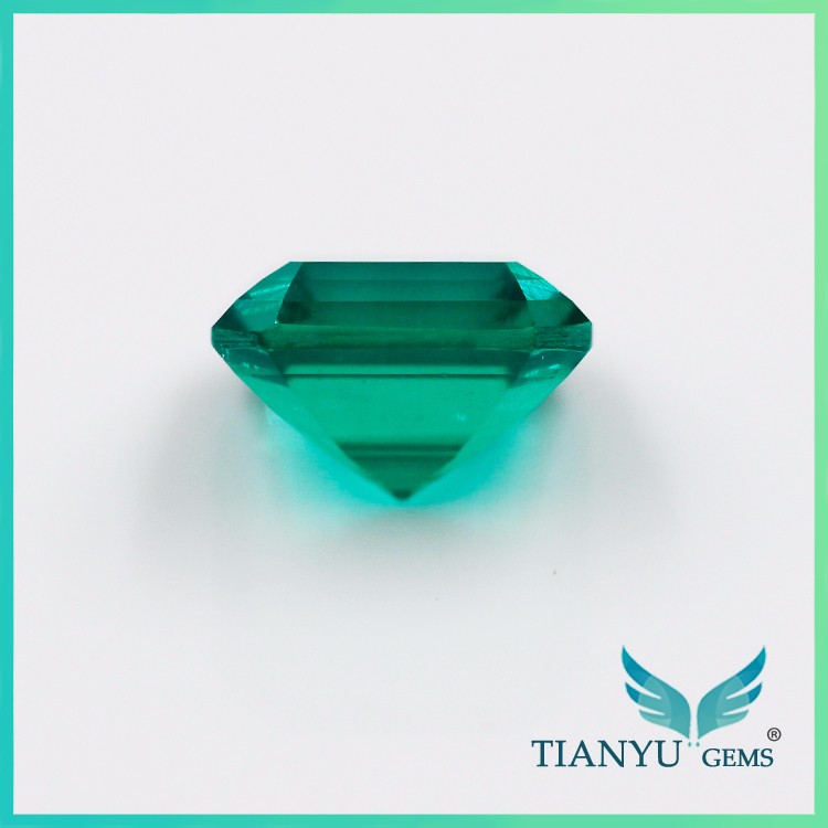 Tianyu gems - Wholesale artificial gemstone green color 8*8 mm emerald cut synthetic emerald 14