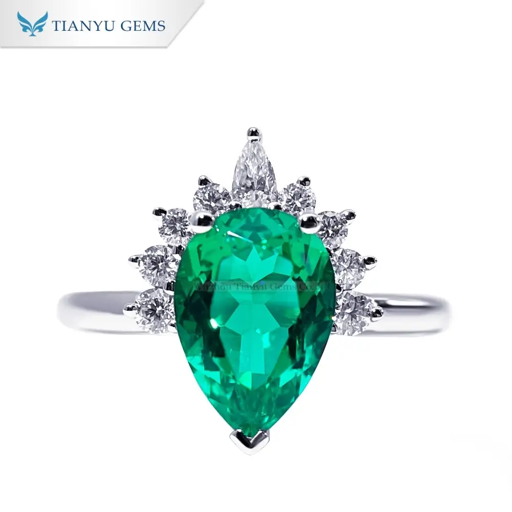 Anillo de esmeralda talla pera de Tianyu Gems en oro blanco de 14k con diamante cultivado en laboratorio. 1