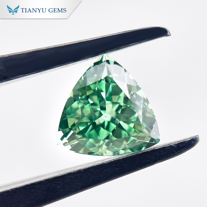 Handmade 8*8mm Trillion Natural Cut Light Green Lab Grown Sapphire 8