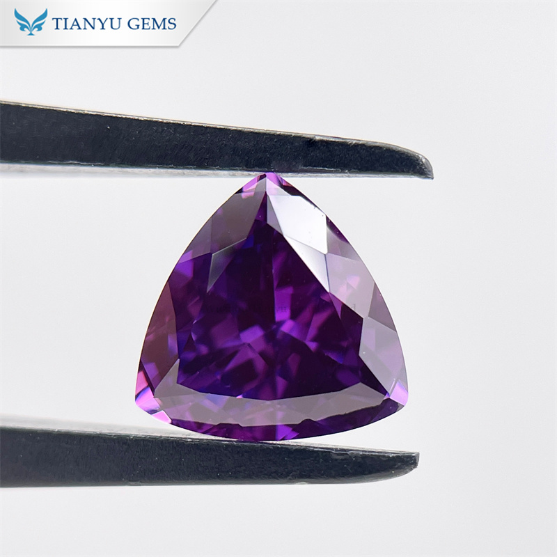 1조 원에 달하는 천연 커팅 및 실험실에서 제작된 진한 보라색 사파이어 원석 도매 8