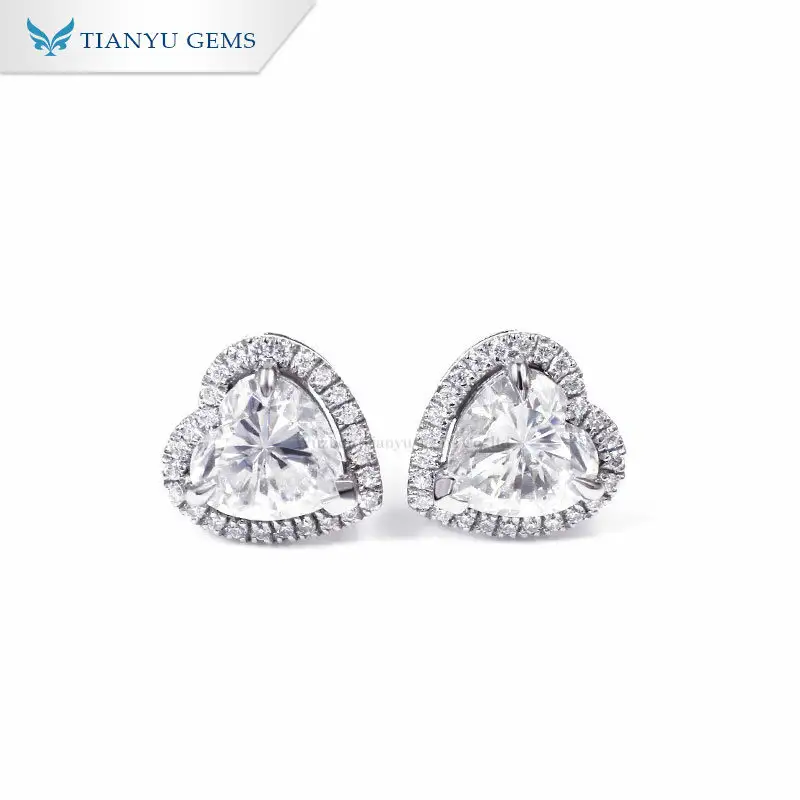 Wholesale Platinum PT950 Earrings Colorless Heart Shape Moissanite Diamond Halo Earrings Stud Jewelry 1