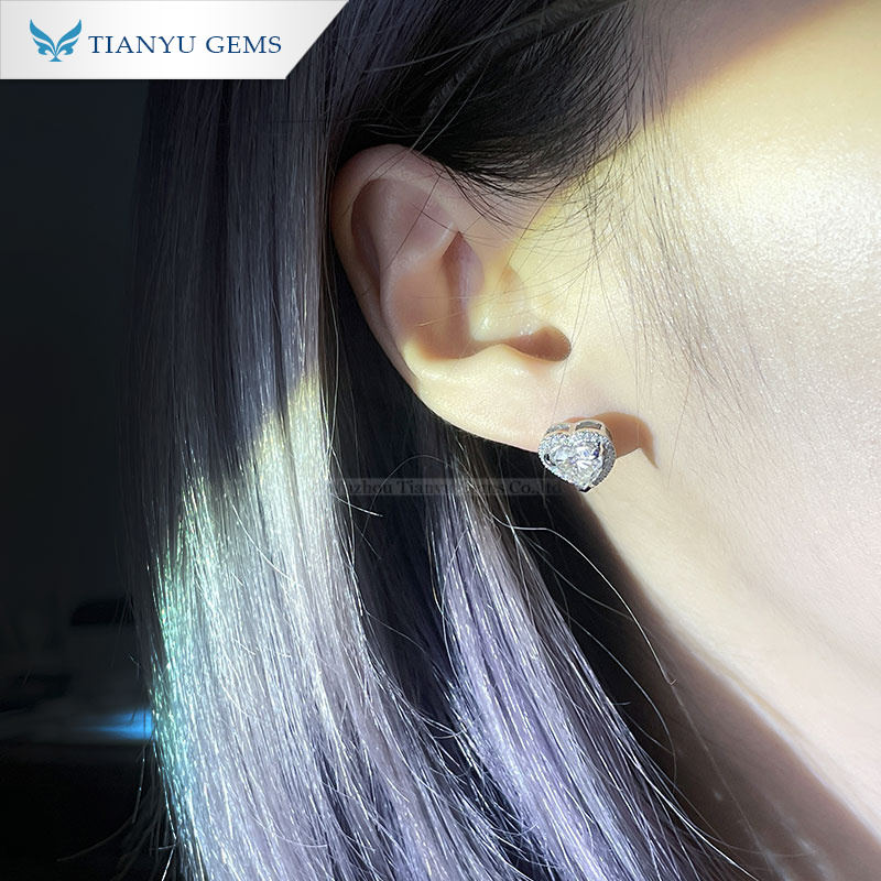 Tianyu Wholesale Platinum PT950 Earrings Colorless Heart Shape Moissanite Diamond Halo Earrings Stud Jewelry