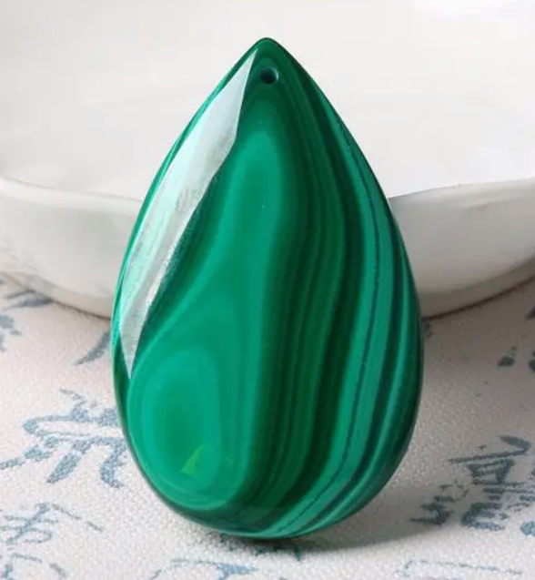 15 Types of Popular Green Gemstones 9