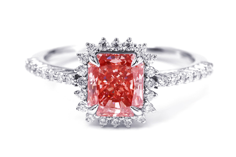 Utforskar de distinkta kontrasterna mellan röda diamanter och rubiner 9