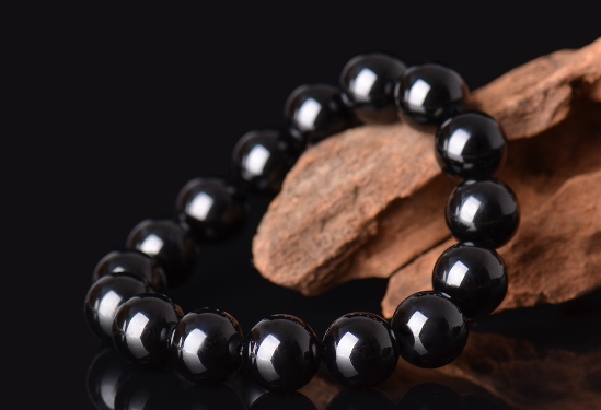 The Ultimate Guide to Tourmaline Colors, Benefits, and Uses 2