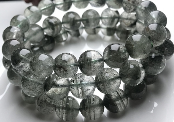 The Ultimate Guide to Tourmaline Colors, Benefits, and Uses 12