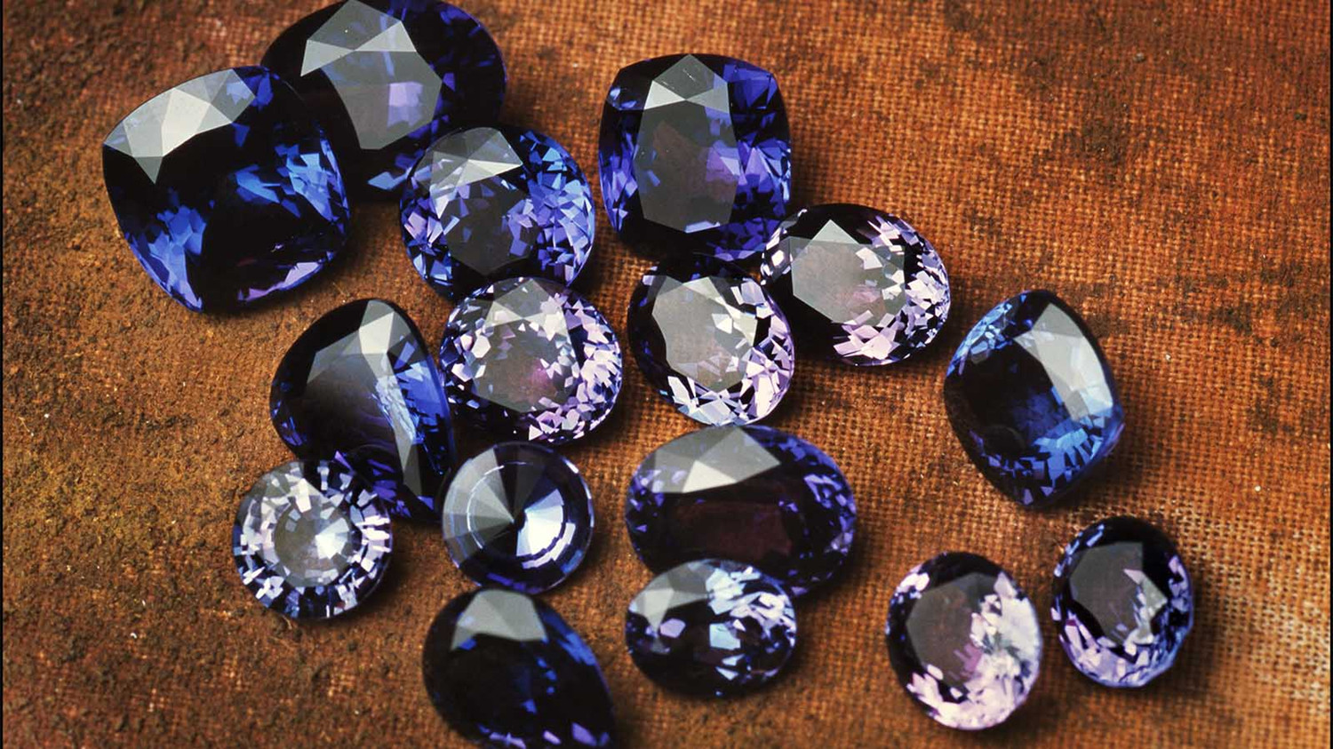 Discover the wonders of birthstones 18