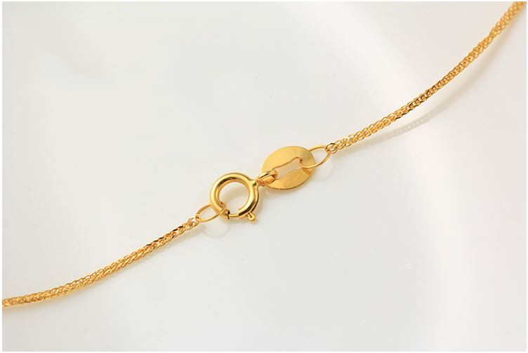 Choosing the Perfect Necklace Clasp: A Guide to Different Types 3