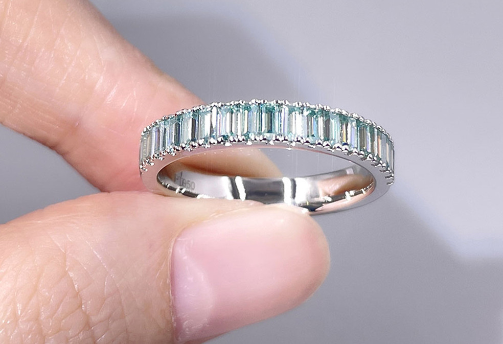 How to Tell The Difference Between Platinum, Silver and White Gold 2