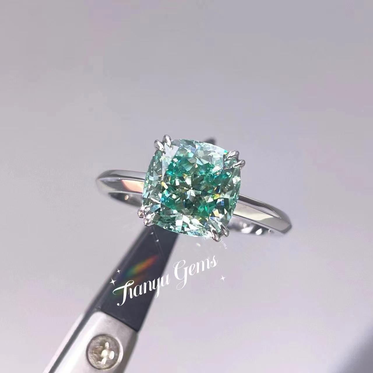 About the beautiful colored diamonds 9