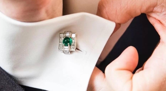 The Ultimate Guide to Choosing and Wearing Cufflinks 6