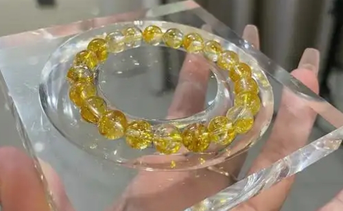 A Comprehensive Guide to Topaz's Varieties, Benefits, and Care Tips 3