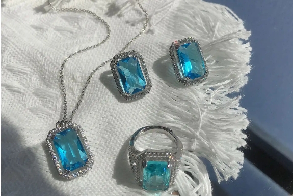 A Comprehensive Guide to Topaz's Varieties, Benefits, and Care Tips 2