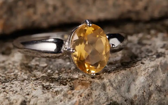 A Comprehensive Guide to Topaz's Varieties, Benefits, and Care Tips 8