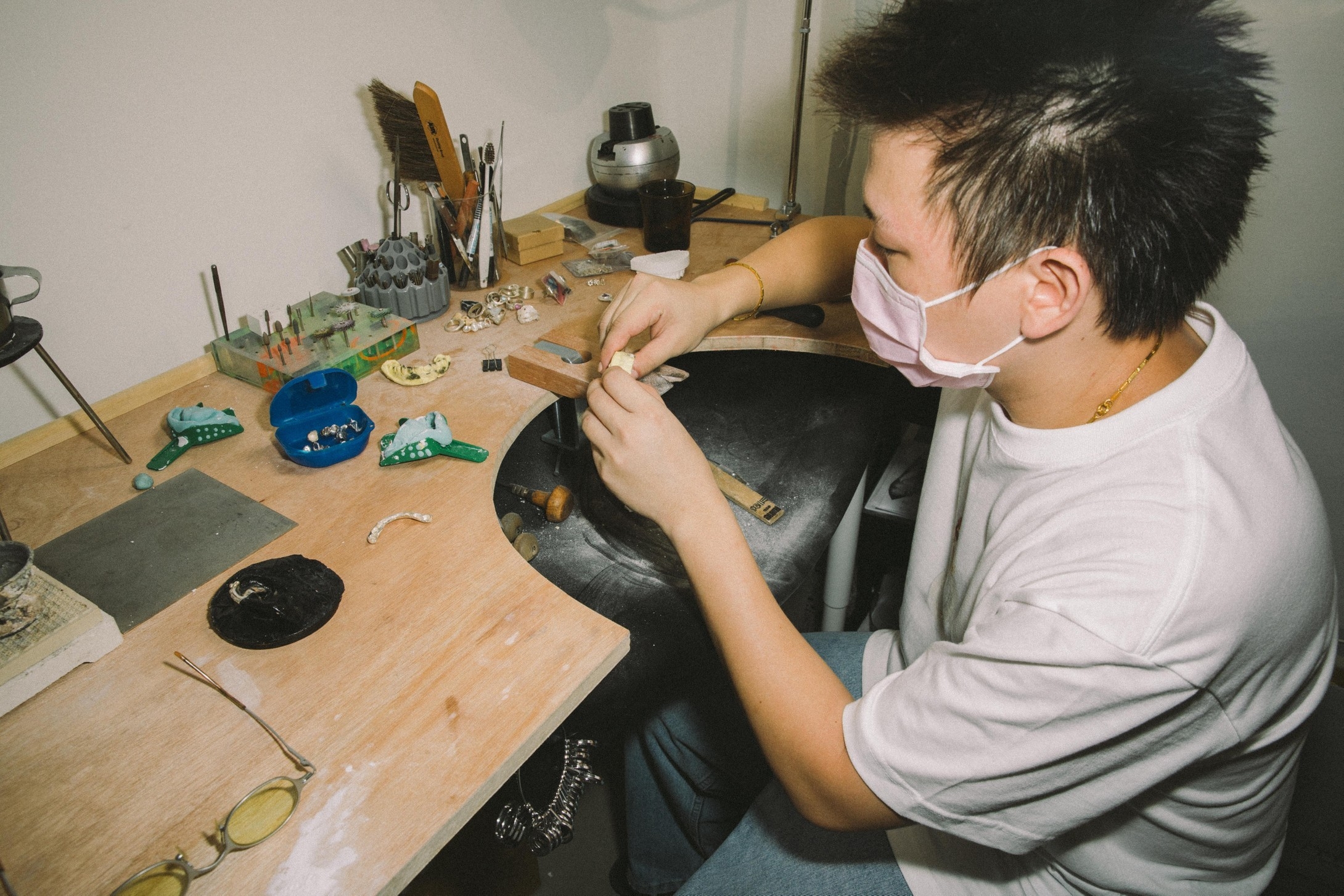 Grillz: The evolution of fashion from ancient times to modern times 14