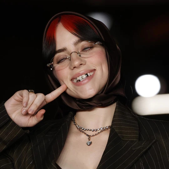 Grillz: The evolution of fashion from ancient times to modern times 8