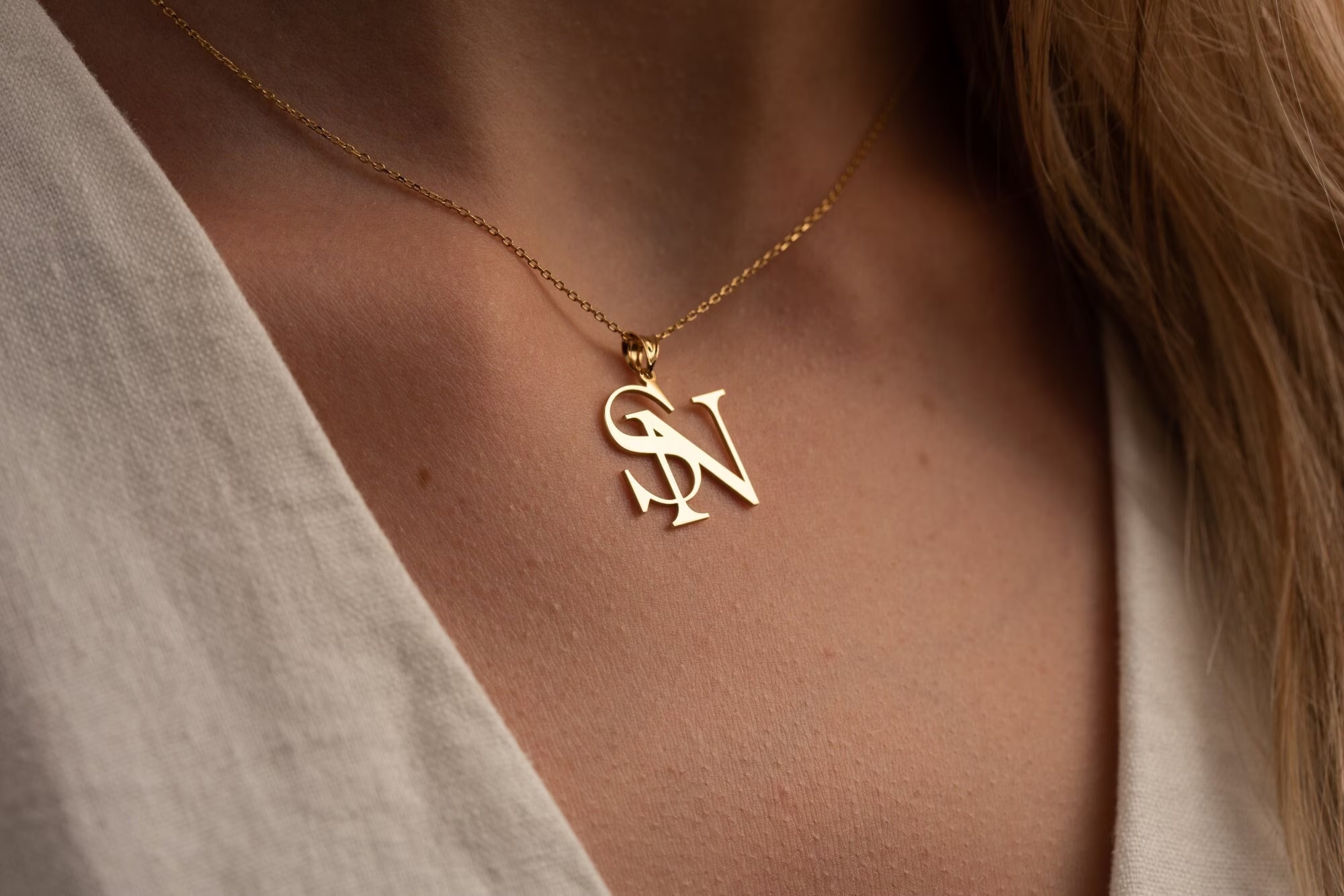 The Advantages and Disadvantages of Popular Necklace Styles 5