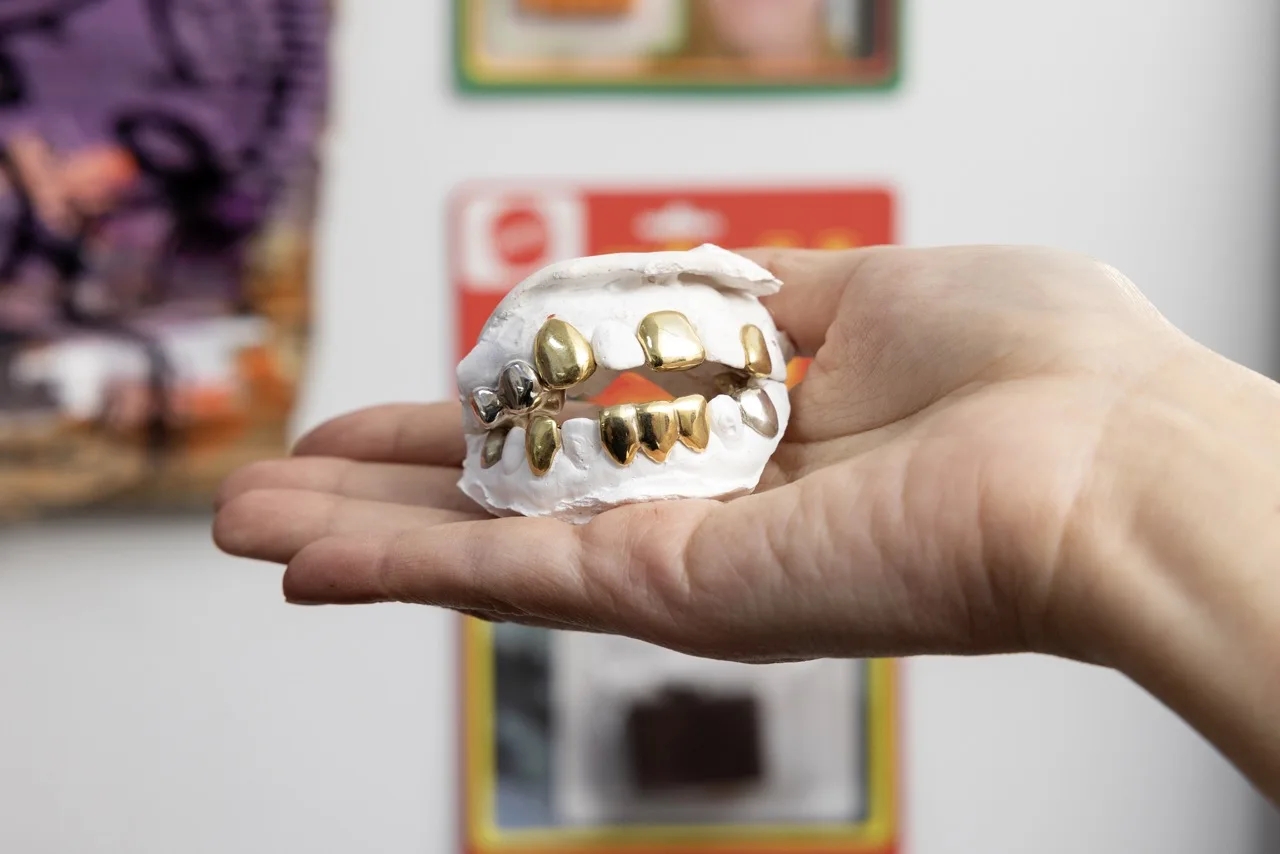 Grillz: The evolution of fashion from ancient times to modern times 12